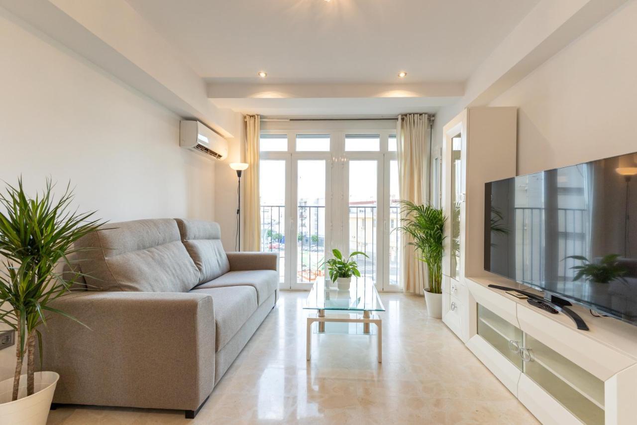 Charming 3 Bedroom Apartment At Triana Center By Oui Seville Luaran gambar
