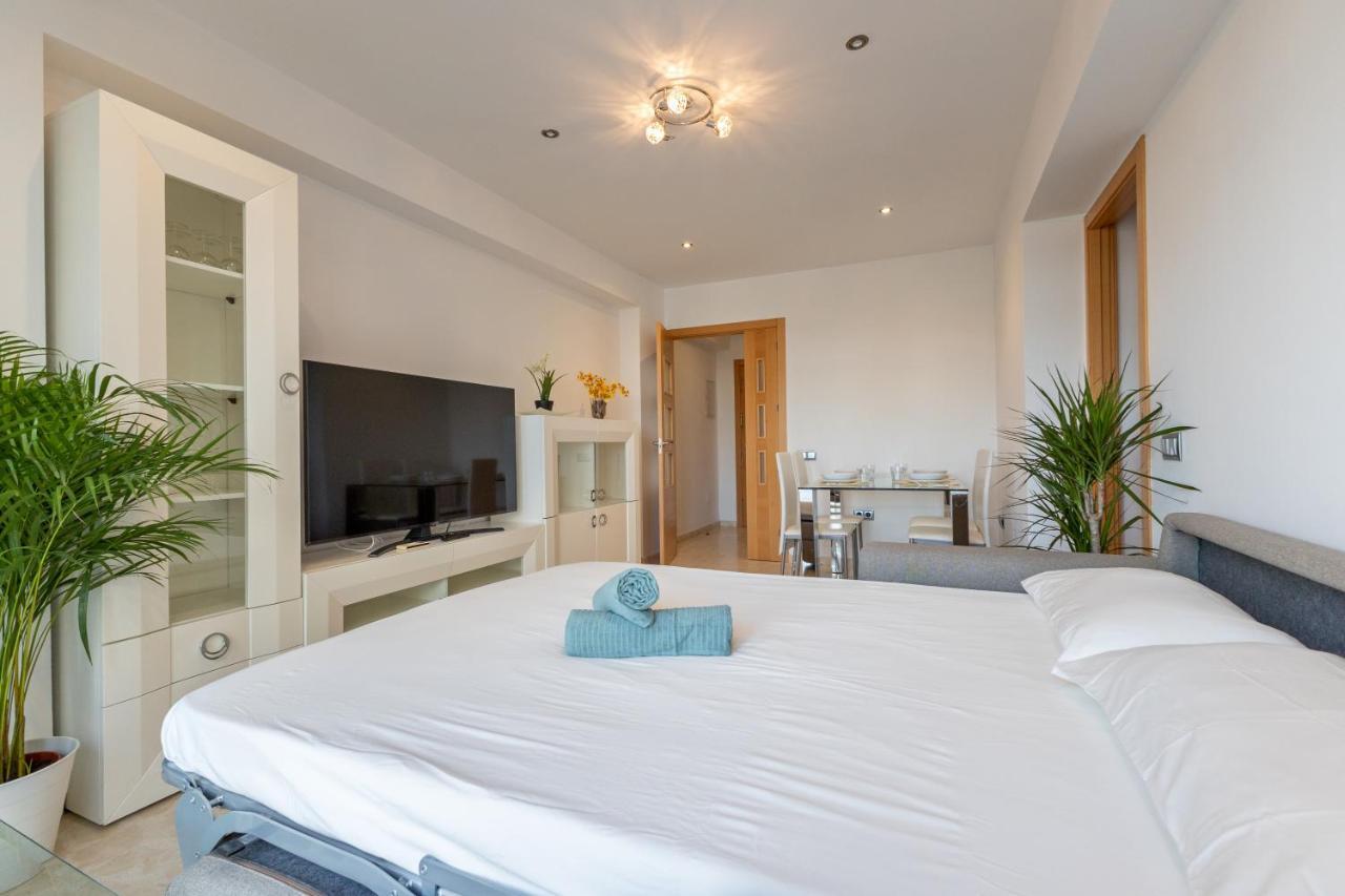 Charming 3 Bedroom Apartment At Triana Center By Oui Seville Luaran gambar