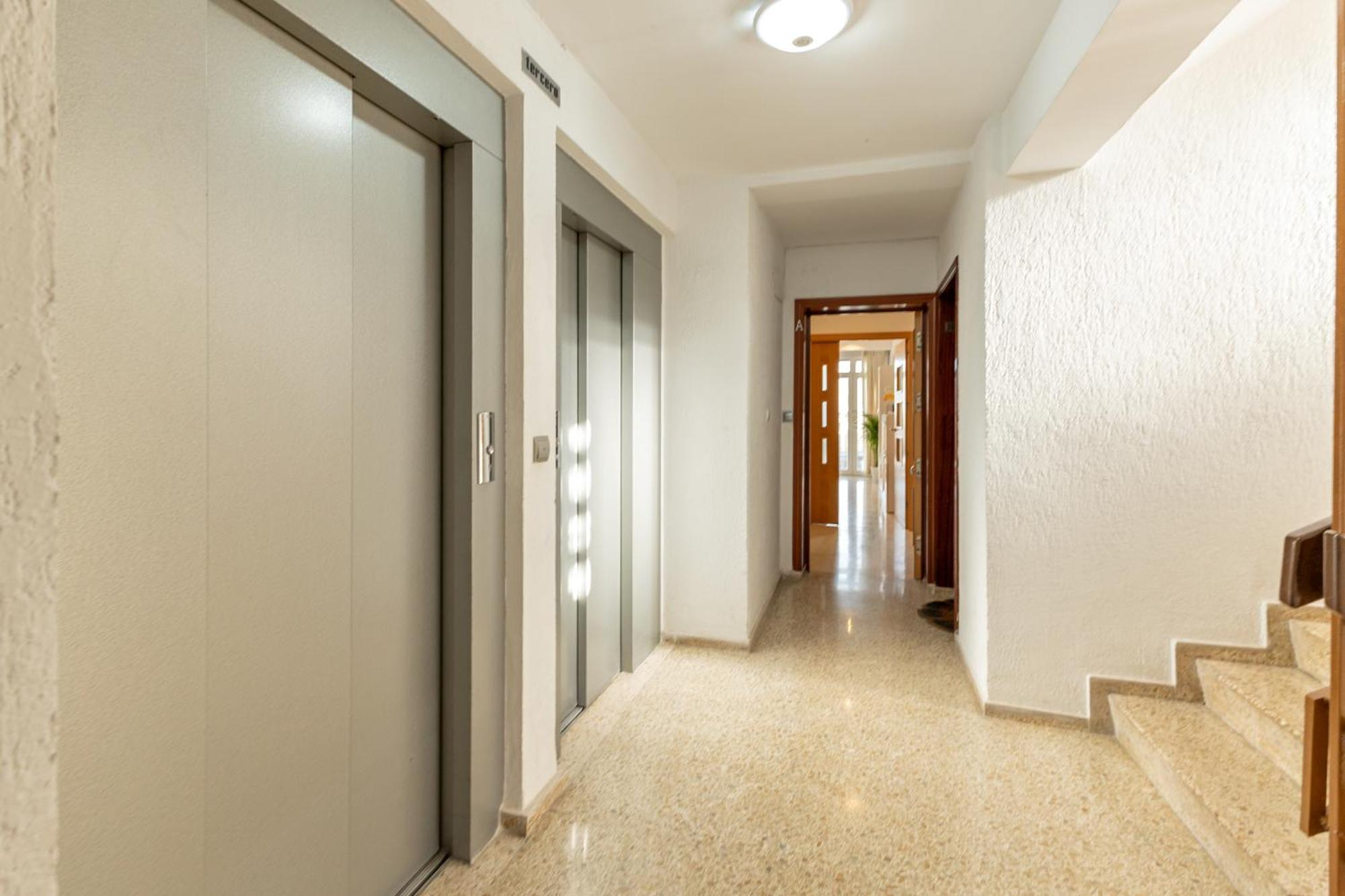 Charming 3 Bedroom Apartment At Triana Center By Oui Seville Luaran gambar